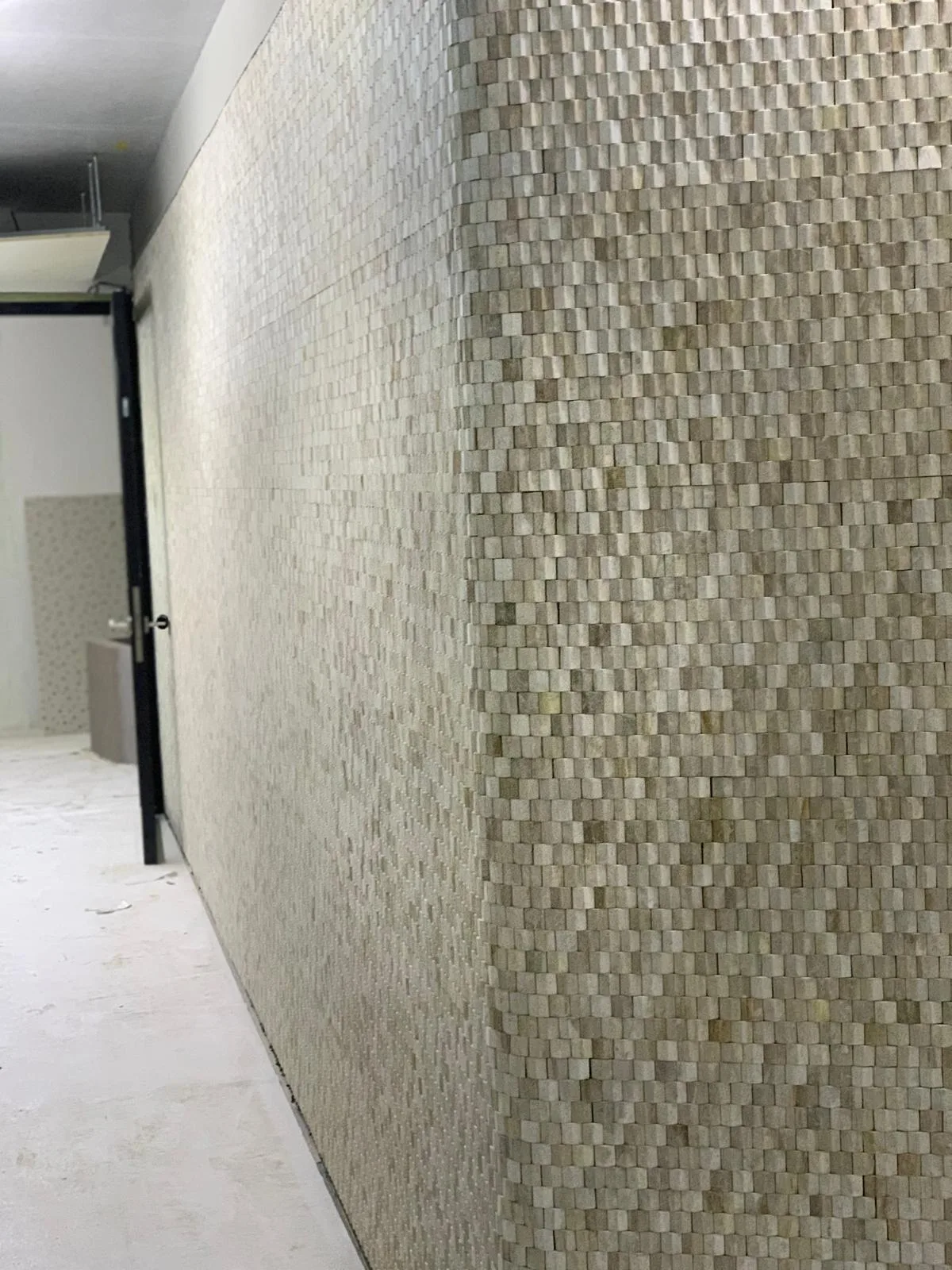 Moderne textuurmuur in interieur
